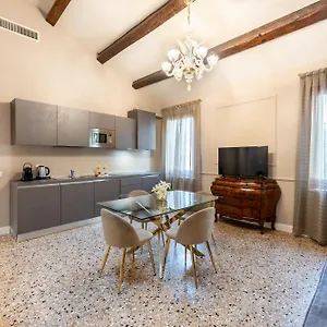 https://san-vio-palace-luxury-apartments.hotelslidodijesolo.com